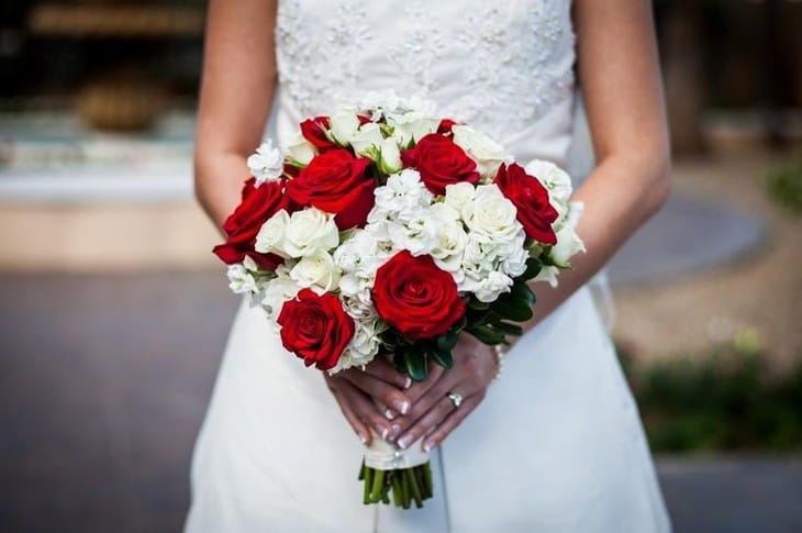 Свадебный букет красный с белым