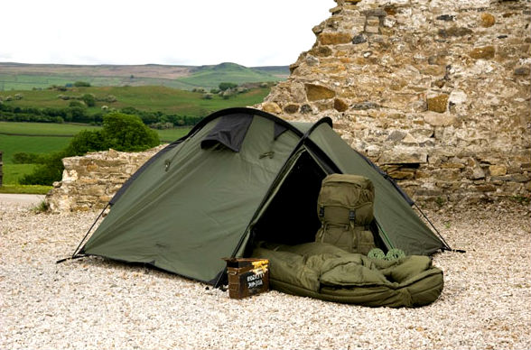 Палатка с комплектом спальных мешков - это именно то что нужно активному человеку. 