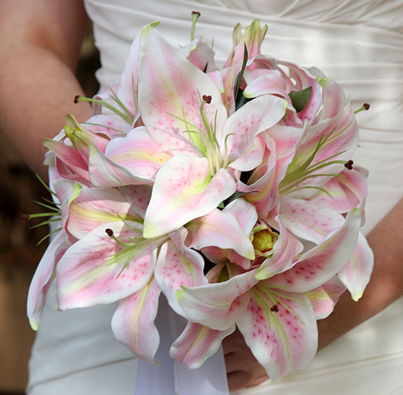 Букет из лилий свадебный фото