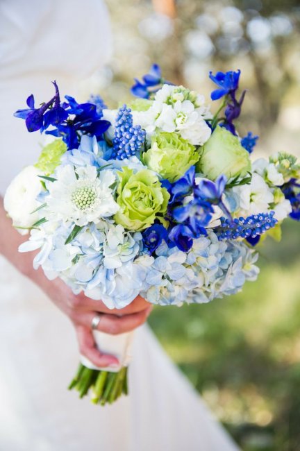 Букет невесты для свадьбы в синем цвете