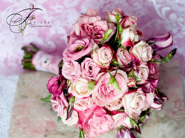 букет невесты из кустовых роз