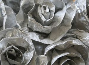 Как сделать розу из фольги6