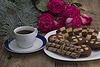 Чашка кофе, розы и пластины с различными | Фото