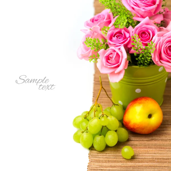 Букет розы и фрукты Лицензионные Стоковые Изображения