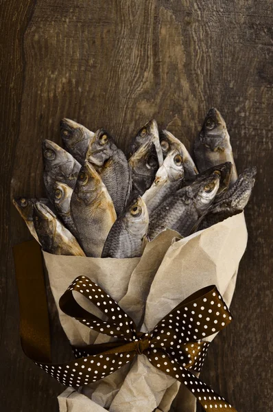 Букет из сухой соленой рыбы. Подарок для мужчин Стоковое Изображение