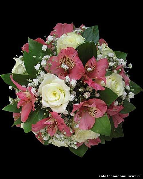 Свадебный букет из белых роз и альстромерии
