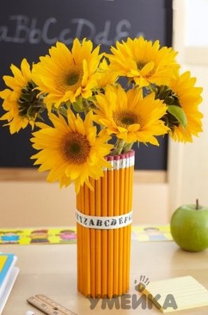 подарок своими руками к дню учителя или к 1 сентября - цветы в вазе из карандашей