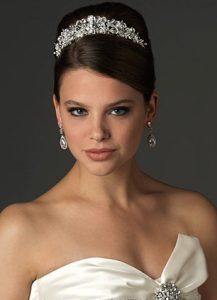 Брошь на платье невесты - weddings.usabride.com