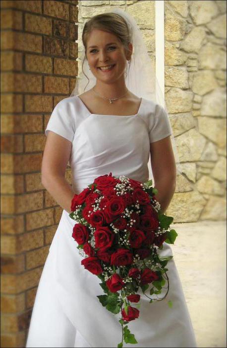 свадебный букет невесты красные розы