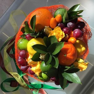 Подарочный фруктовый букет