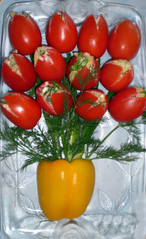 букет тюльпанов из фаршированных помидор-2
