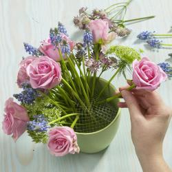 easy-creative-diy-floral-arrangement1b