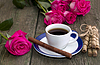 Красивые натюрморты, кофе, розы и связывание | Фото