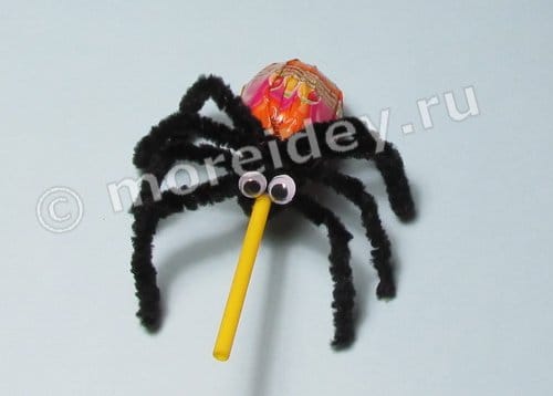 Сладости на Хэллоуин: пауки из чупа чупсов