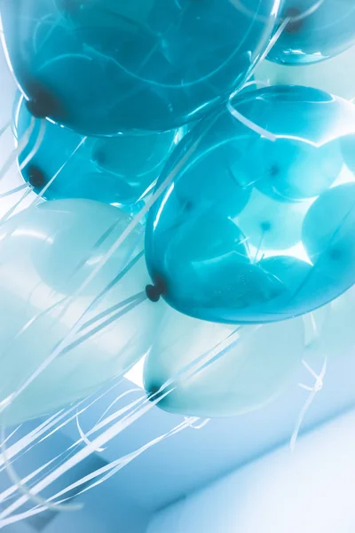 Синий воздушных шарах фон — стоковое фото