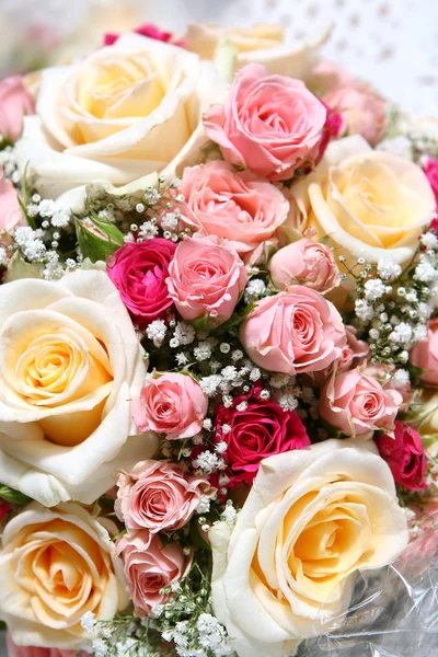 Красивые свежие свадебные цветы ih руки Лицензионные Стоковые Изображения